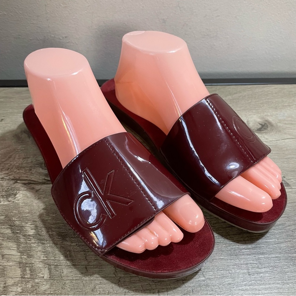 Womens CALVIN KLEIN Burgundy Patent Leather MARLINA Designer SLIDES Flat SANDALS